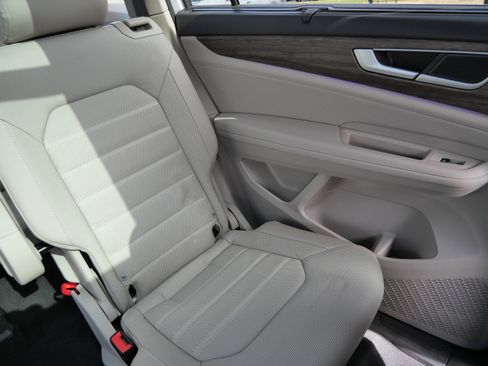 Certified 2025 Volkswagen Atlas SEL image 14