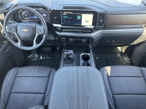 Used 2025 Chevrolet Silverado 1500 High Country w/ High Country Premium Package image 9