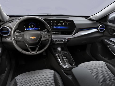 New 2025 Chevrolet Trax LT image 32