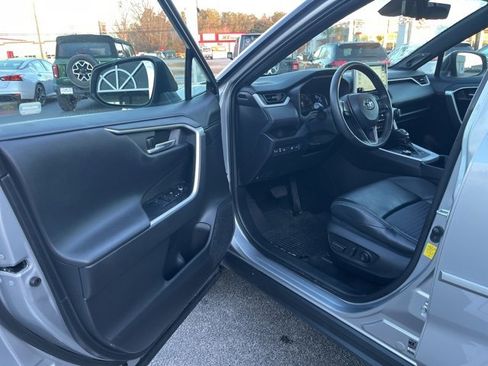 Used 2020 Toyota RAV4 XSE image 4