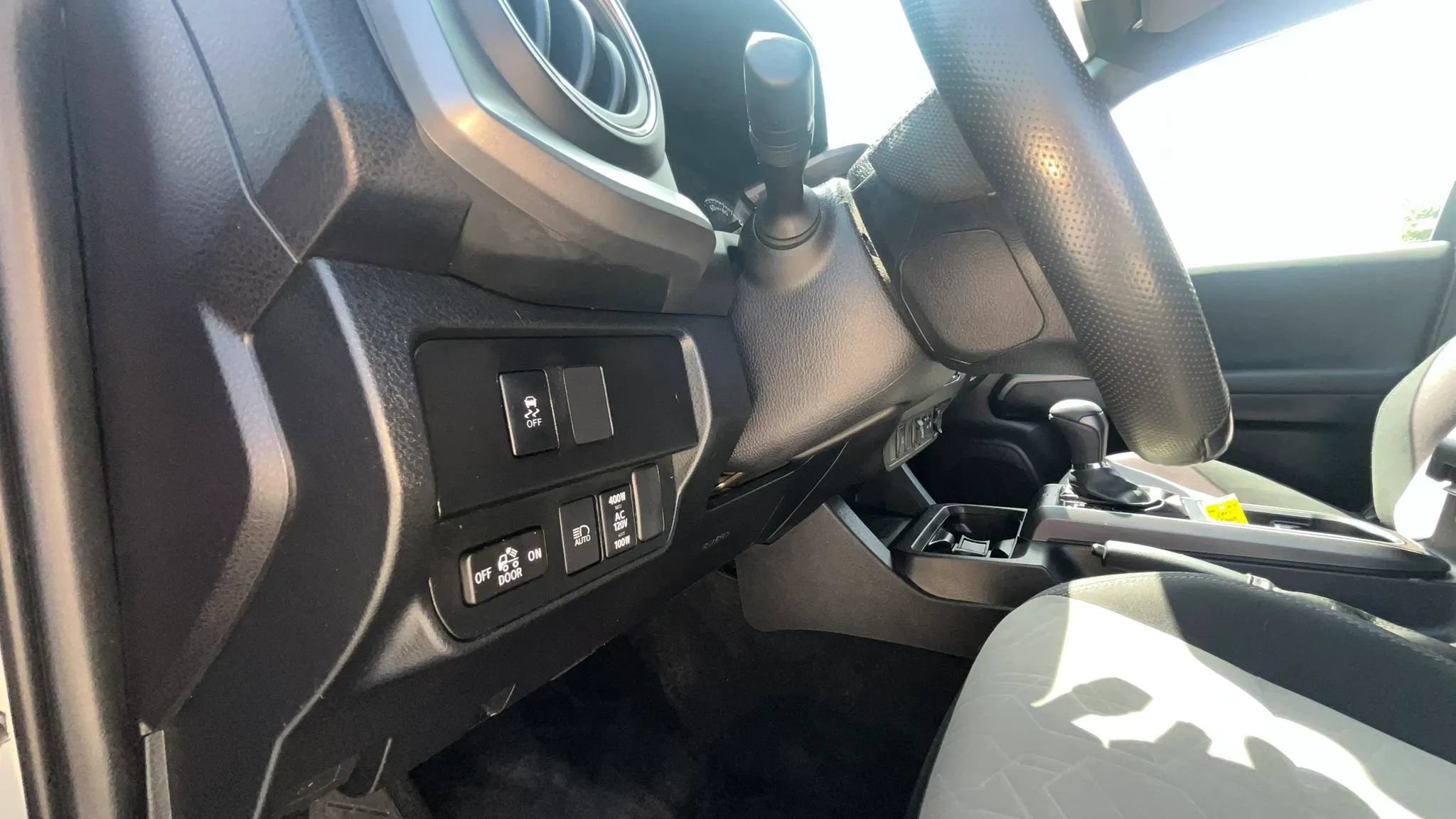 Used 2022 Toyota Tacoma TRD Off-Road AWD/4WD image 14