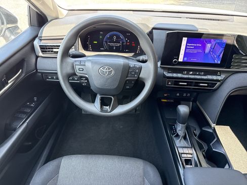 Used 2025 Toyota Camry LE FWD image 15