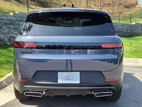 New 2026 Land Rover Range Rover Sport SE AWD/4WD image 7