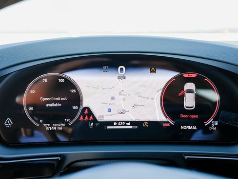 Certified 2025 Porsche Cayenne image 15