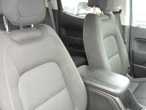 Used 2022 Chevrolet Colorado LT w/ LT Convenience Package image 20