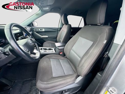 Used 2023 Ford Explorer XLT AWD/4WD image 27