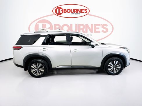 Used 2023 Nissan Pathfinder SL w/ Black Appearance Package AWD/4WD image 10
