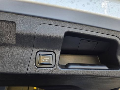 Used 2019 GMC Acadia SLT w/ LPO, Floor Liner Package FWD image 10