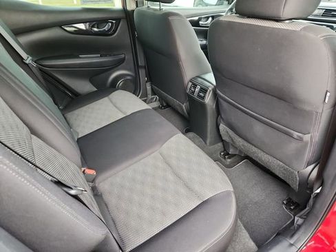 Used 2017 Nissan Rogue Sport SV image 29