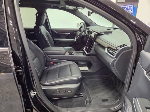 Used 2026 GMC Acadia Denali w/ LPO, Floor Liner Package AWD/4WD image 17