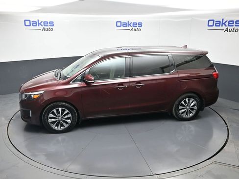 Used 2017 Kia Sedona SX image 48