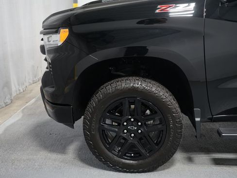 Used 2024 Chevrolet Silverado 1500 LT Trail Boss w/ Convenience Package II AWD/4WD image 5