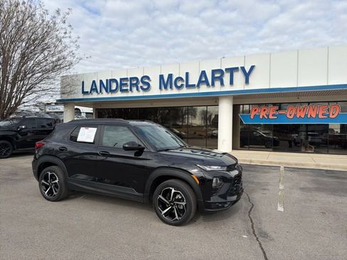 Used 2023 Chevrolet TrailBlazer RS w/ Sun and Liftgate Package image 1