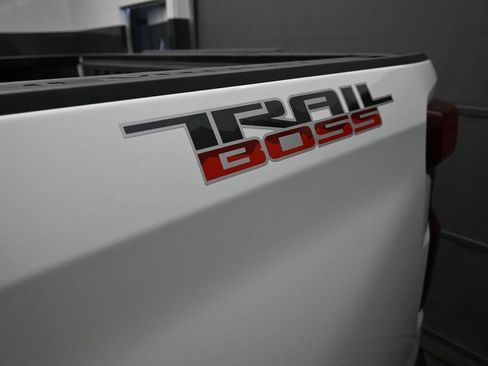 Used 2020 Chevrolet Silverado 1500 Custom Trail Boss w/ Custom Convenience Package AWD/4WD image 7
