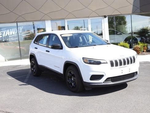 Used 2019 Jeep Cherokee Sport FWD image 1