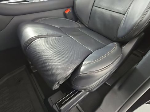 Used 2025 Lincoln Aviator Reserve w/ Equipment Group 201A image 14