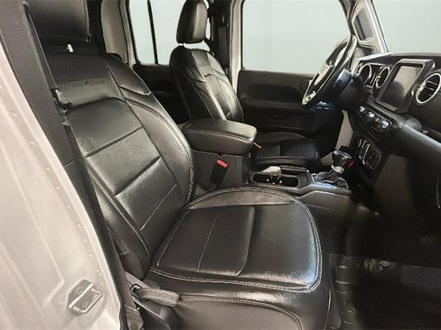 Used 2021 Jeep Gladiator Overland w/ Uconnect 4C Nav & Sound Group image 14