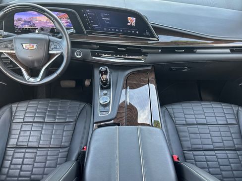 Certified 2024 Cadillac Escalade ESV Premium Luxury Platinum image 15