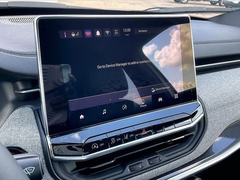 Used 2024 Jeep Compass Latitude w/ Sun and Sound Group image 26