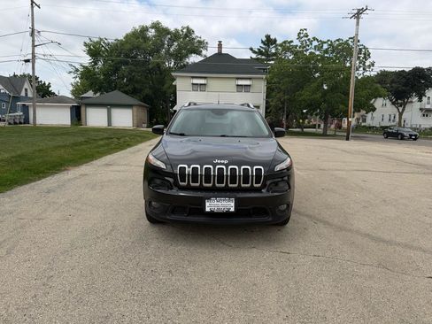 Used 2015 Jeep Cherokee Latitude w/ Comfort/Convenience Group AWD/4WD image 2