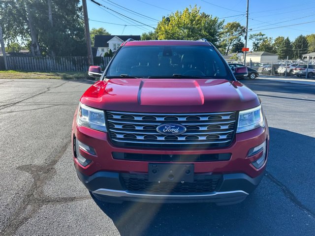 Used 2017 Ford Explorer Limited w/ Equipment Group 301A AWD/4WD image 2