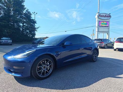 Used 2022 Tesla Model 3 Long Range AWD/4WD image 1