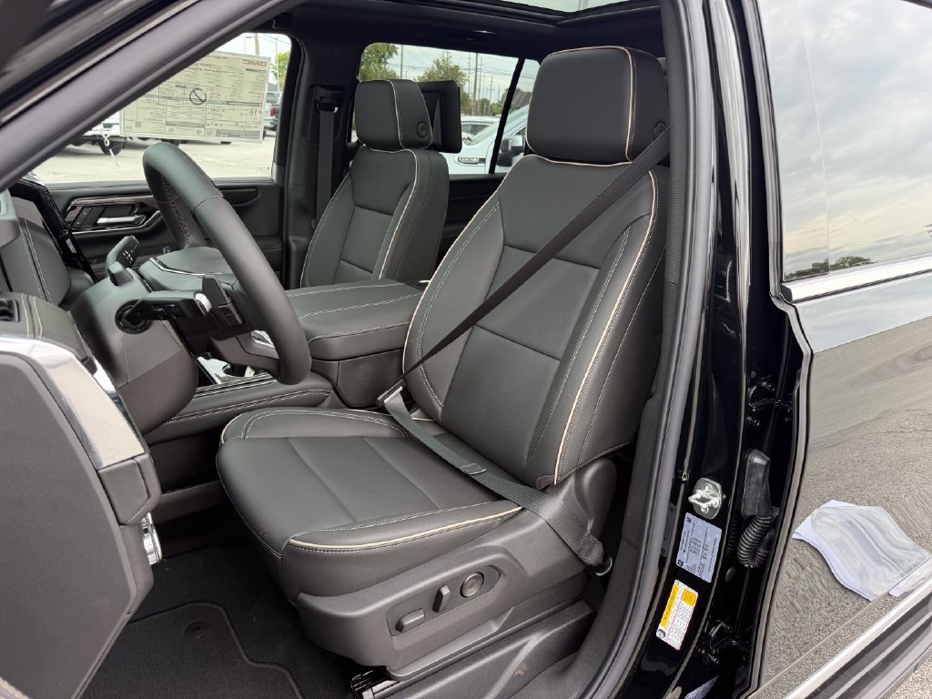 New 2026 GMC Yukon XL Elevation w/ Elevation Premium Package AWD/4WD image 13