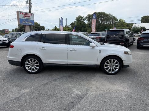 Used 2011 Lincoln MKT 2WD w/ 101A Rapid Spec Order Code image 3
