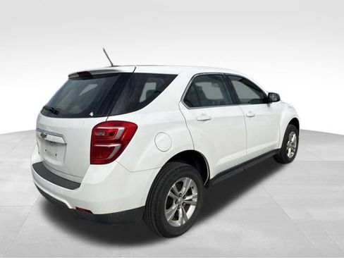Used 2017 Chevrolet Equinox LS FWD image 4