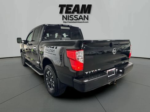 Used 2019 Nissan Titan SL w/ Off-Road Package image 4