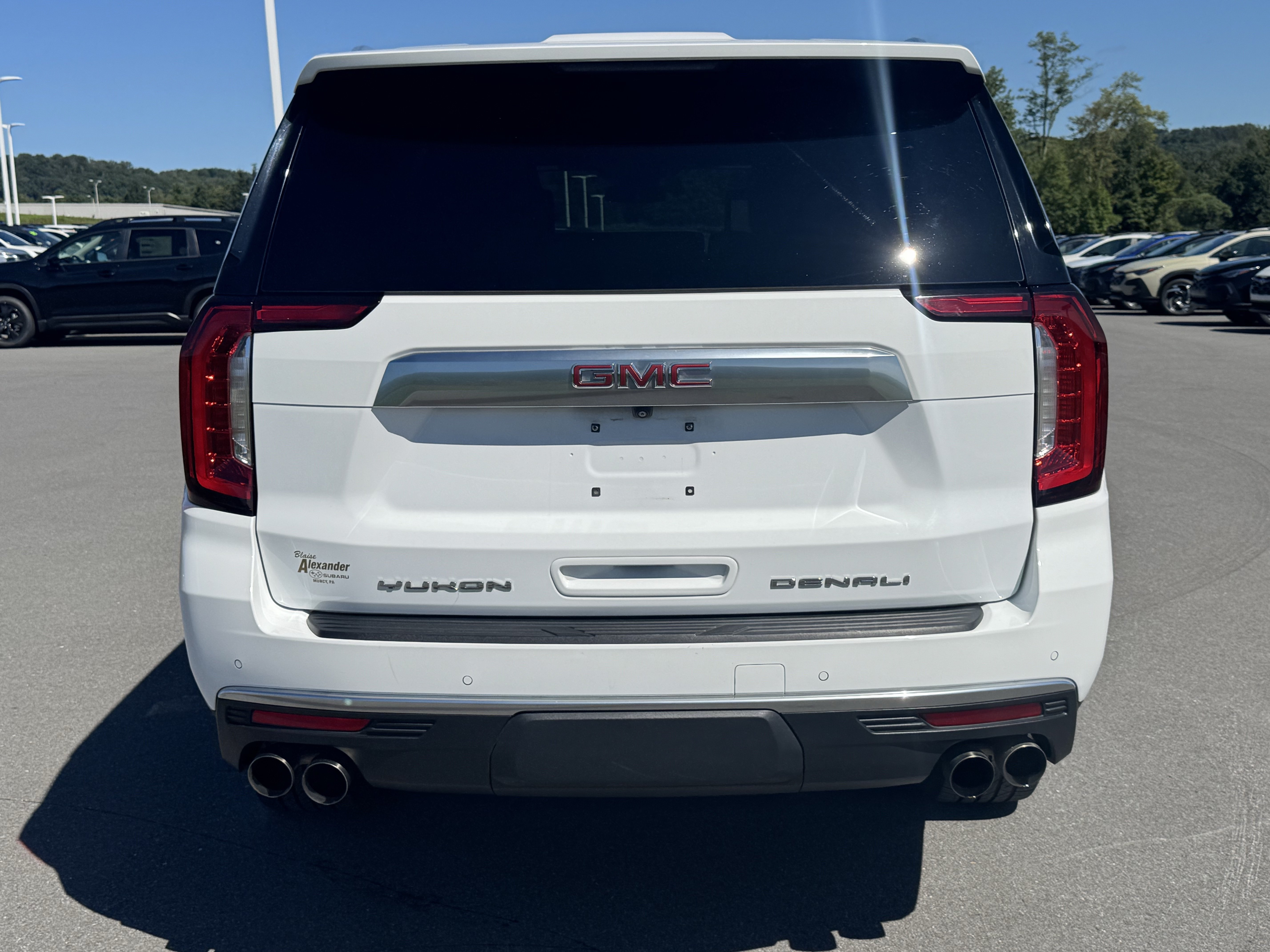 Used 2023 GMC Yukon XL Denali AWD/4WD image 4