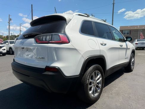 Used 2019 Jeep Cherokee Latitude Plus w/ Comfort/Convenience Group AWD/4WD image 5
