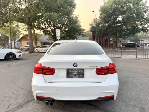 Used 2018 BMW 330i Sedan w/ M Sport Package RWD image 7