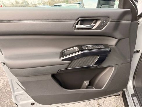 New 2026 Nissan Pathfinder Platinum w/ Cargo Package image 10