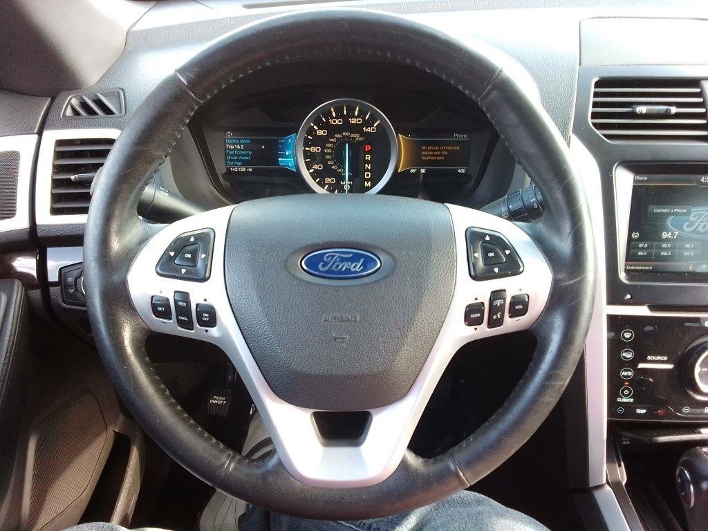 Used 2015 Ford Explorer Limited w/ Equipment Group 302A FWD image 8