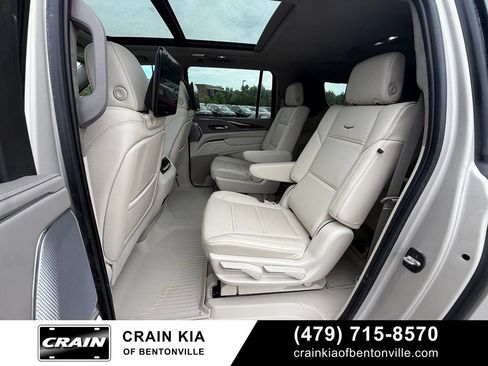 Used 2024 Cadillac Escalade ESV Sport Platinum w/ Heavy-Duty Trailer Package AWD/4WD image 24