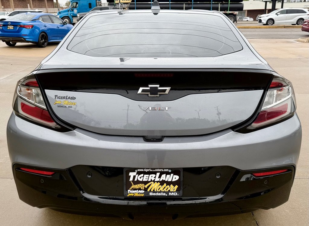 Used 2018 Chevrolet Volt Premier w/ Driver Confidence Package FWD image 6