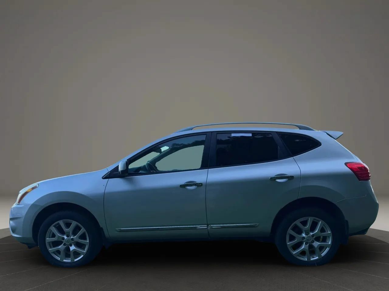 Used 2012 Nissan Rogue SL FWD image 2
