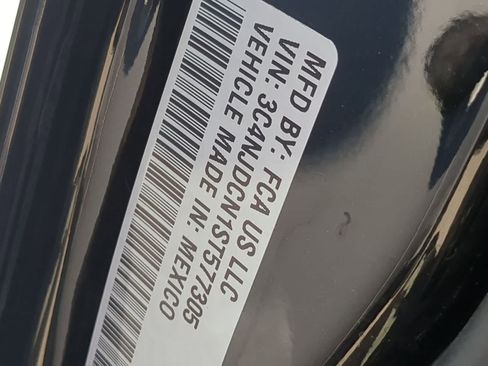 Certified 2025 Jeep Compass Limited AWD/4WD image 33