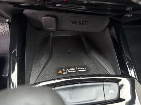 Used 2024 Chevrolet Trax RS w/ Sunroof Package image 19