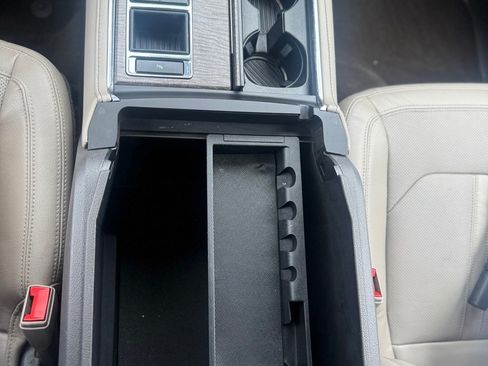 Used 2021 Ford Expedition Limited RWD image 12