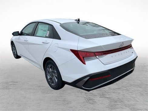 New 2026 Hyundai Elantra Blue image 5