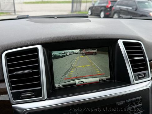 Used 2015 Mercedes-Benz ML 250 BlueTEC 4MATIC image 21
