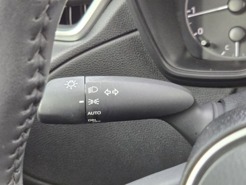 Used 2024 Toyota Corolla Cross LE FWD image 18