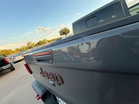 Used 2021 Jeep Gladiator Rubicon AWD/4WD image 15