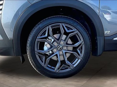 Certified 2026 Nissan Kicks SR FWD image 32