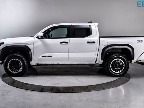 Used 2024 Toyota Tacoma TRD Off-Road AWD/4WD image 3