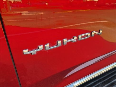 Used 2021 GMC Yukon XL SLT w/ SLT Luxury Plus Package image 8