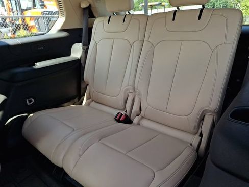 Used 2021 Jeep Grand Cherokee L Limited AWD/4WD image 10