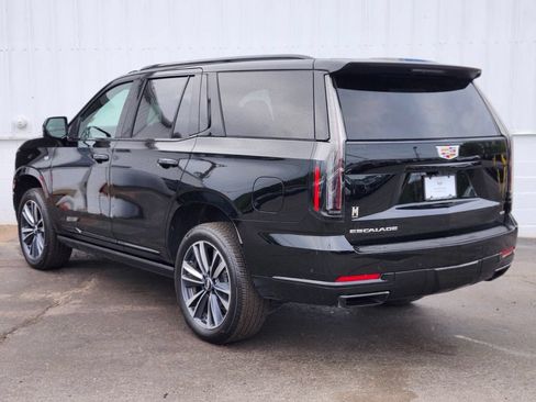 Used 2026 Cadillac Escalade Sport AWD/4WD image 3